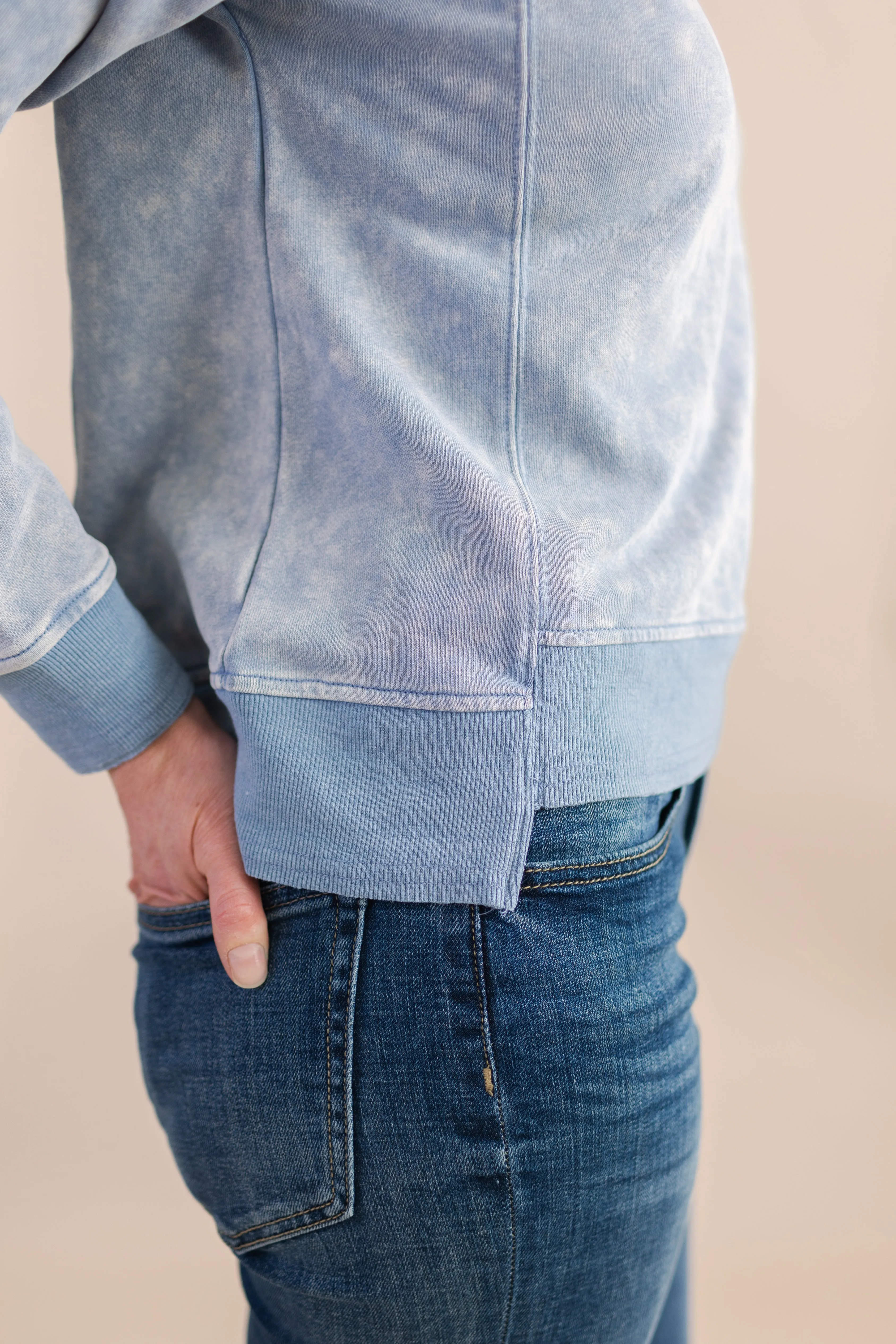 Crew Sweatshirt in Washed Denim