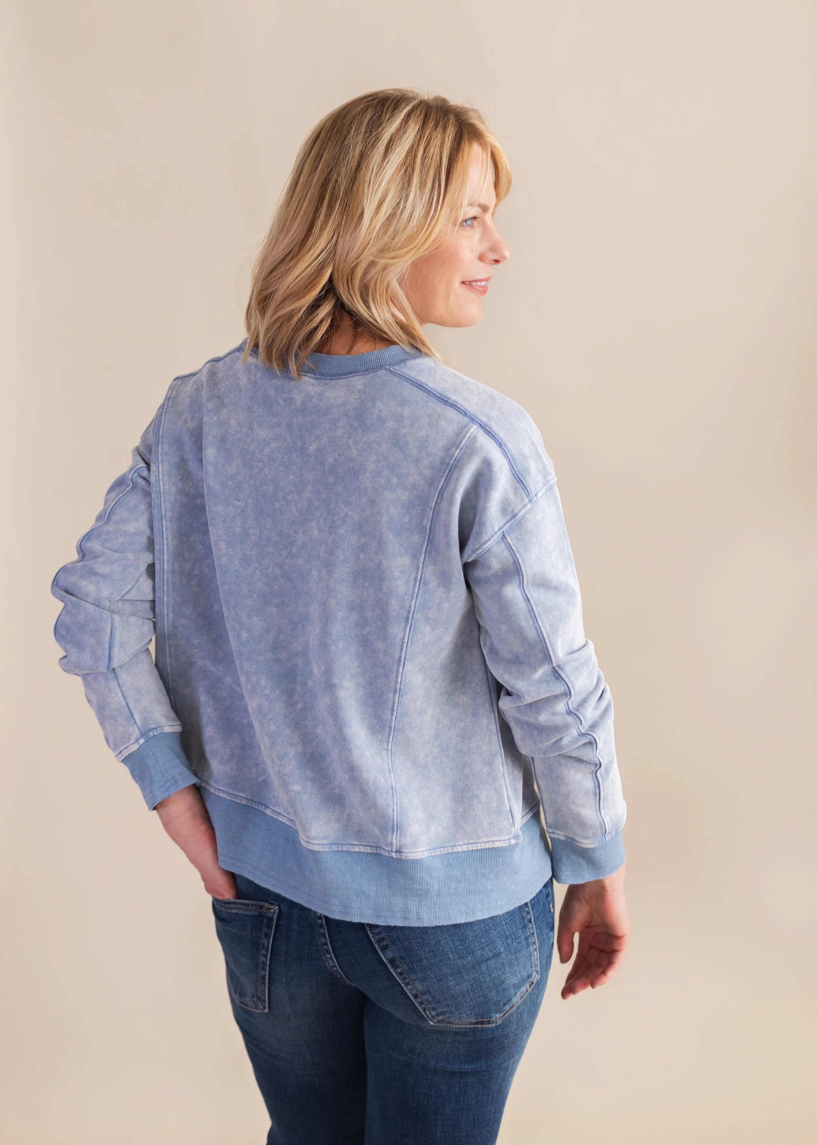 Crew Sweatshirt in Washed Denim