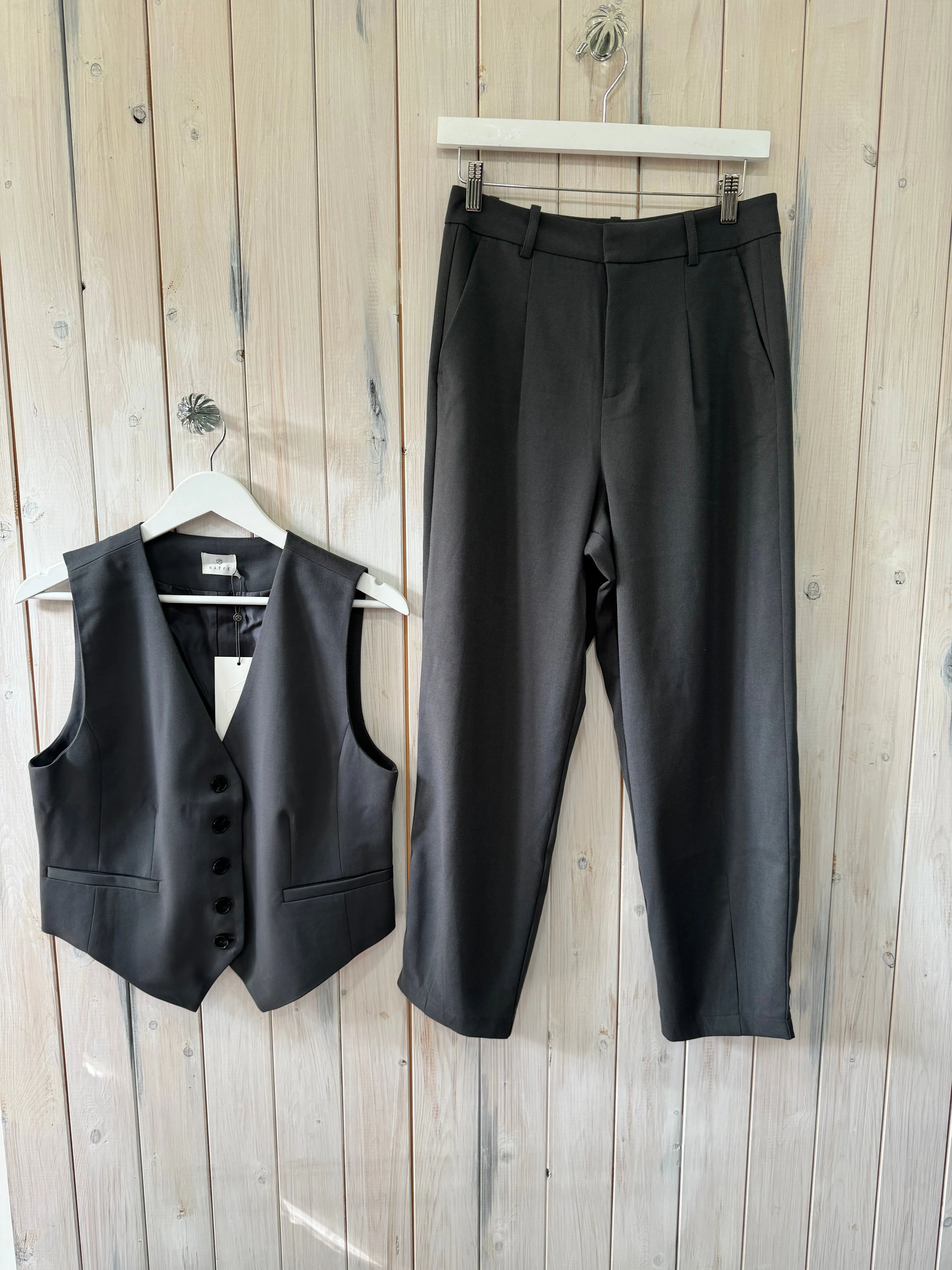 Kamerle 7/8 Trousers - Size 16 Available - New Season Kaffe