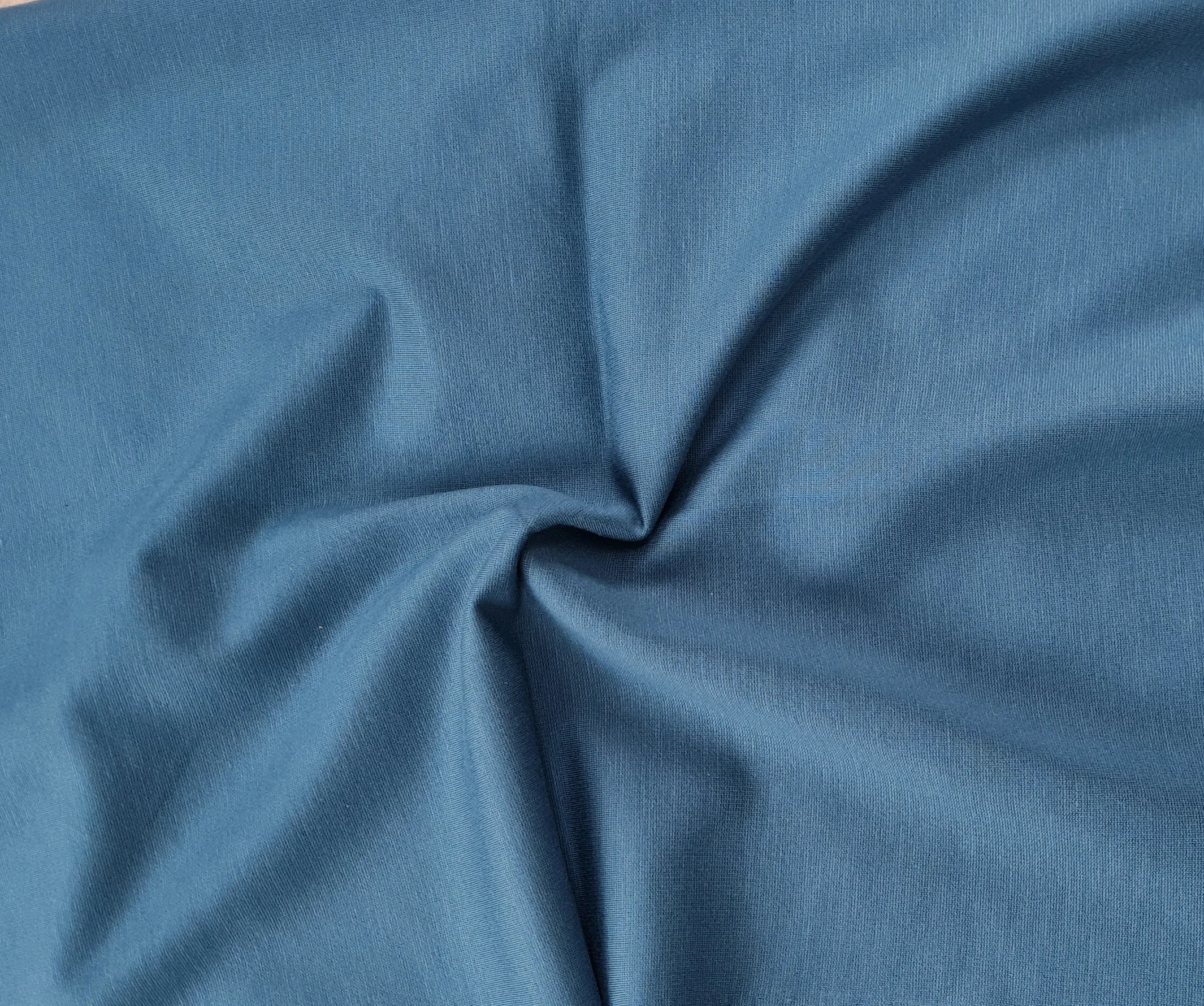 Ponte Roma solid stretch jersey fabric. VIscose/Polyester, 5% elastane. per 1/2m