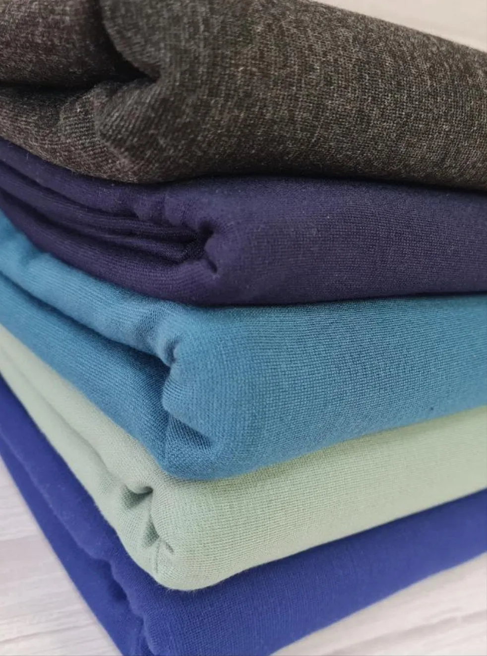 Ponte Roma solid stretch jersey fabric. VIscose/Polyester, 5% elastane. per 1/2m