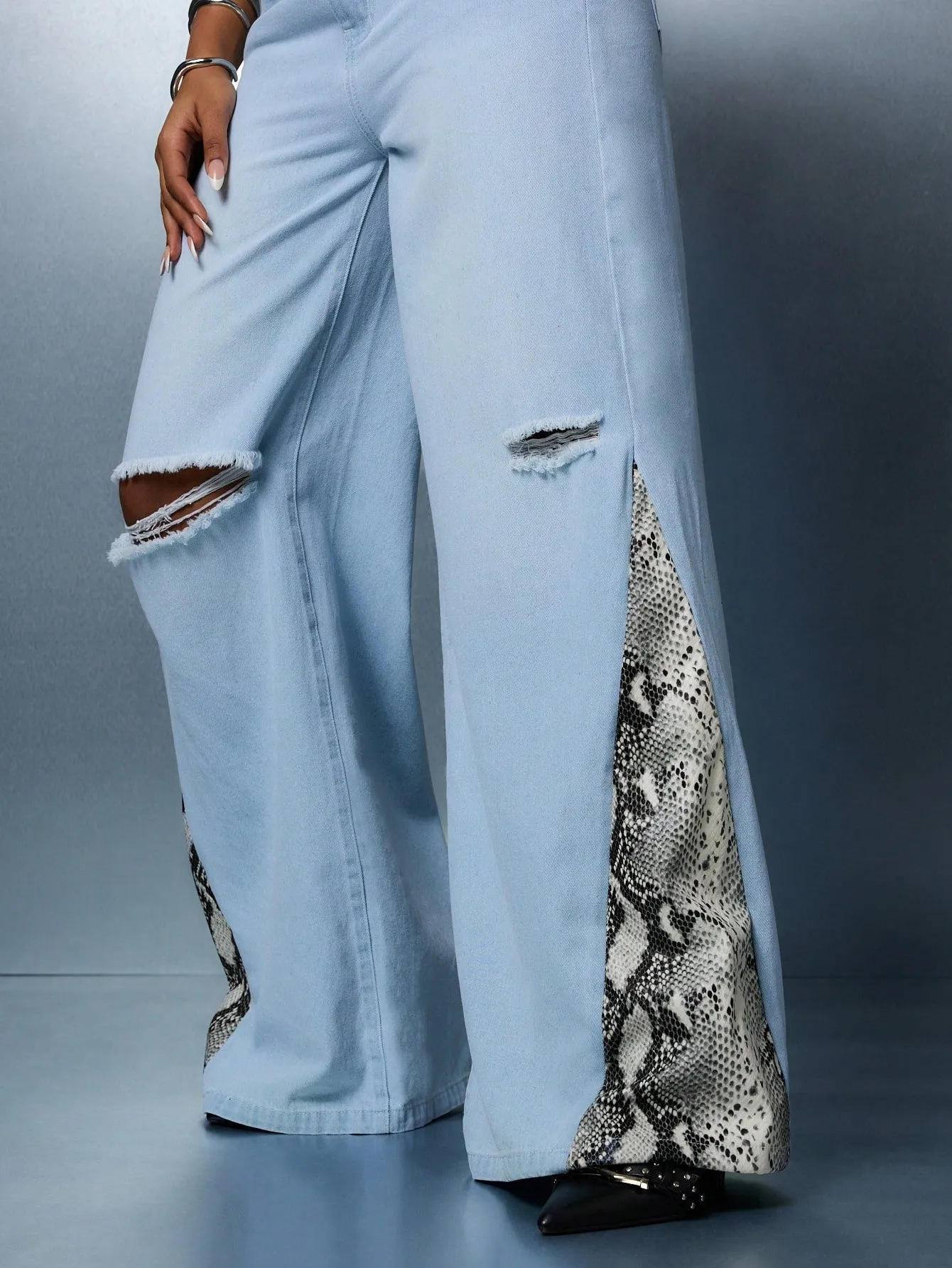 SUMWON WOMEN Flared Wide Leg Ripped Denim Jeans